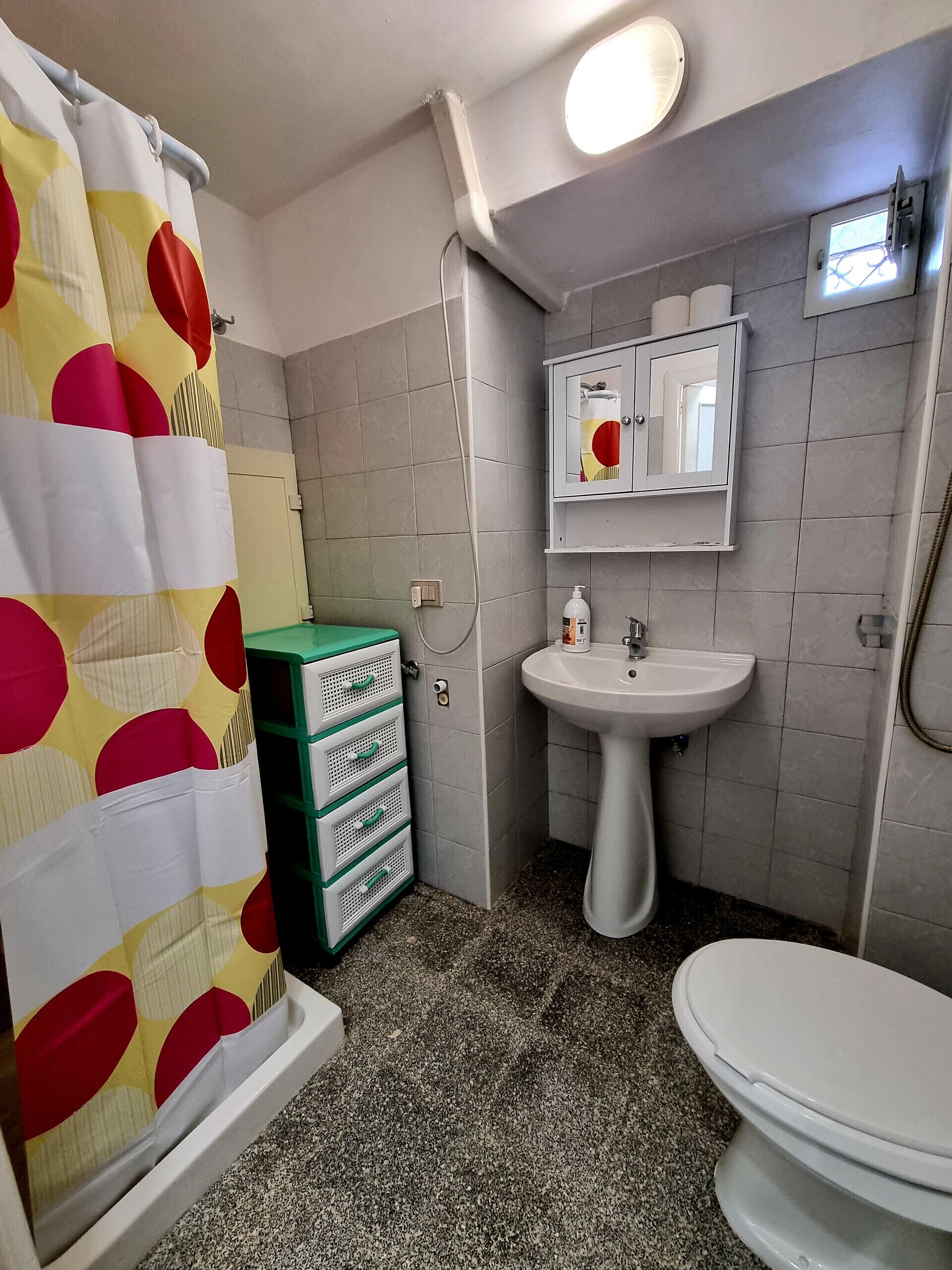 Douche, serviettes fournies