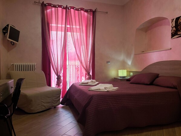 1 bedroom, free WiFi, bed sheets - Room San Raffaele - Affitti Brevi Italia (Monte Sant´Angelo)