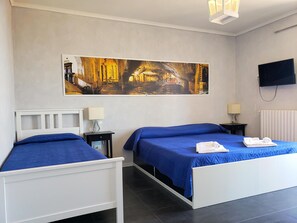 1 bedroom, free WiFi, bed sheets