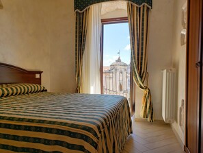 1 bedroom, bed sheets - Dimora Arco 2 - Affitti Brevi Italia (Monte Sant´Angelo)