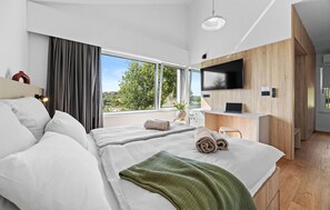 4 bedrooms, in-room safe, iron/ironing board, travel crib