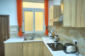 Frigorifero, microonde, forno, lavastoviglie