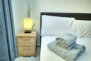 2 habitaciones, tabla de planchar con plancha y wifi gratis