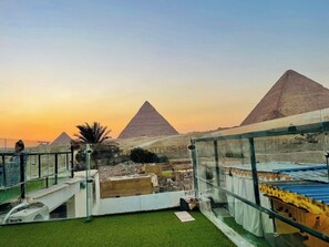 Exterior - White House Pyramids View (Giza)