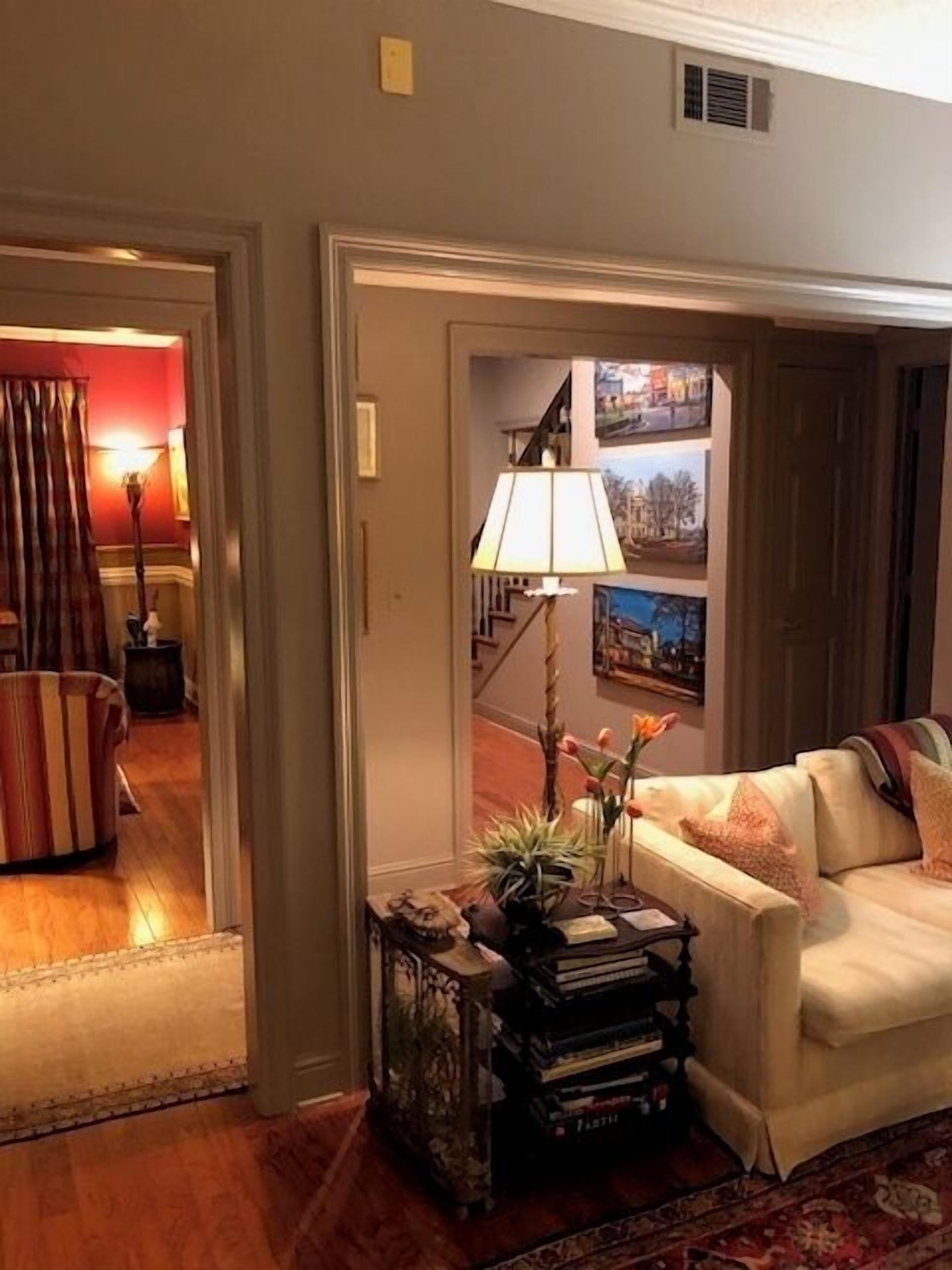 Smart TV, fireplace, DVD player, books