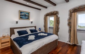 4 Schlafzimmer, Bügeleisen/Bügelbrett, Reisekinderbett, kostenloses WLAN