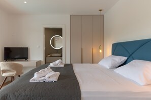 8 bedrooms, in-room safe, iron/ironing board, WiFi - Imotski/makarska (Hršcevani)
