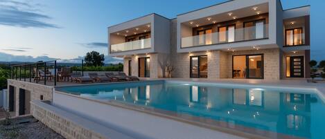 Outdoor pool, a heated pool