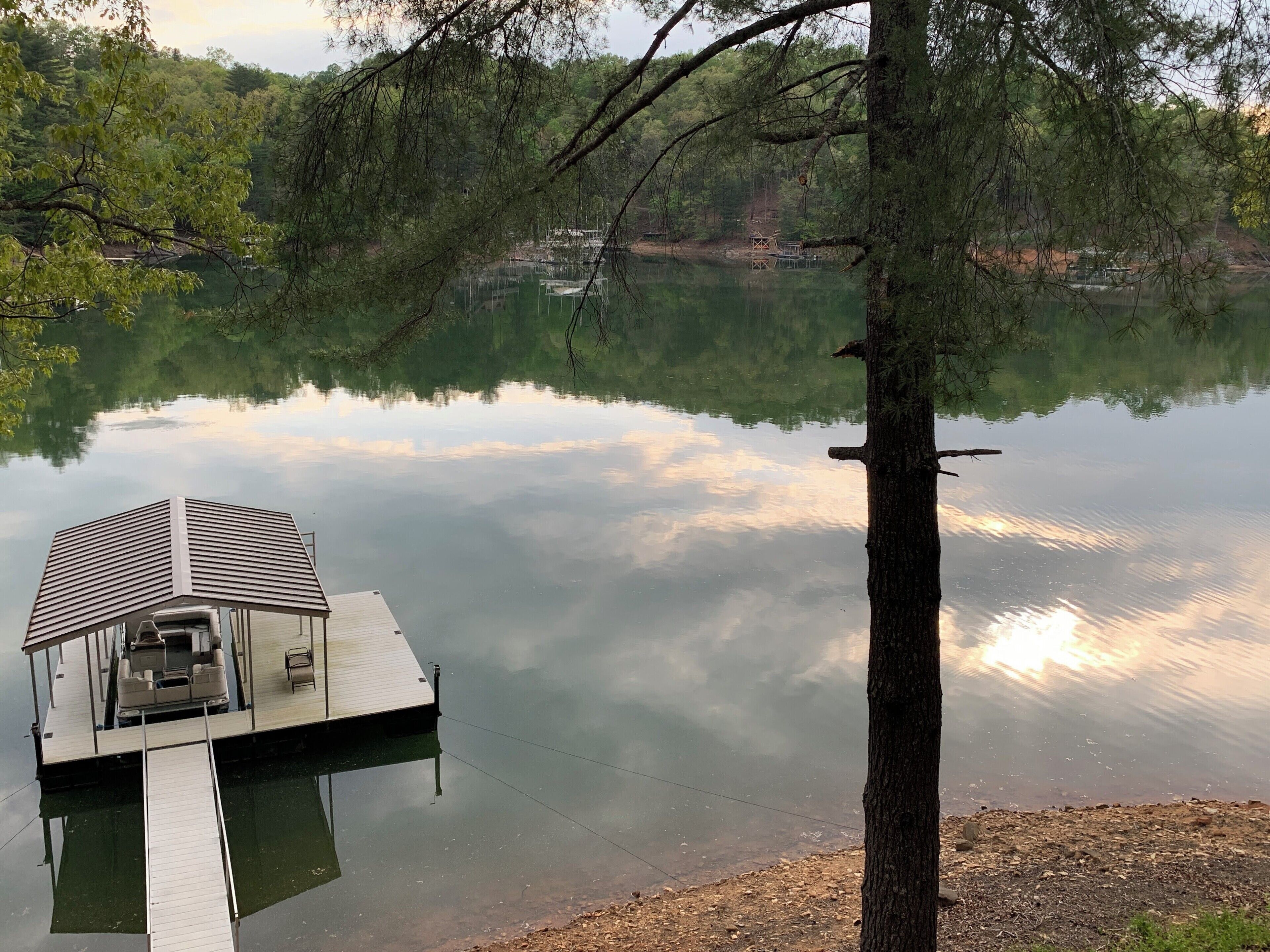 SUNSET COVE LAKE CABIN
