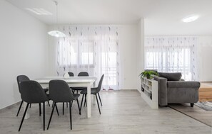 Dining - Awesome apartment in Kolavici (Kolavici)