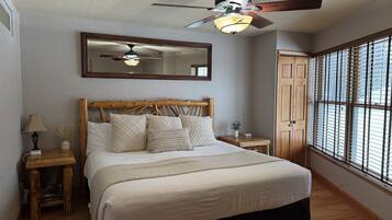 2 bedrooms, desk, iron/ironing board, free WiFi