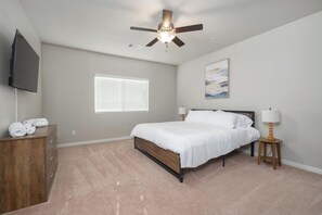 4 bedrooms, in-room safe, desk, iron/ironing board