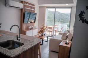 智能电视、乒乓球、书