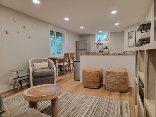 Newly Remodeled 1 Bedroom on River