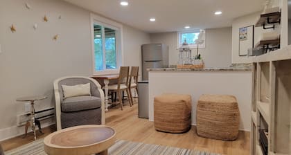 Newly Remodeled 1 Bedroom on River