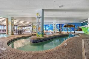 Innenpool, beheizter Pool