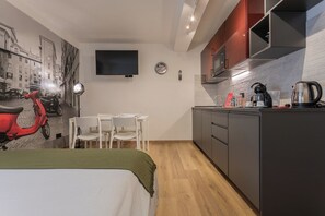 Apartment | Living area | 35-inch TV with digital channels