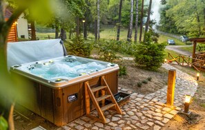 Outdoor spa tub - Stunning home in Bobolice with WiFi (Bobolice)