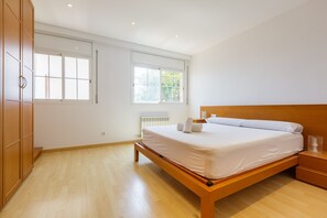 4 chambres, fer et planche à repasser, Wi-Fi gratuit, draps fournis