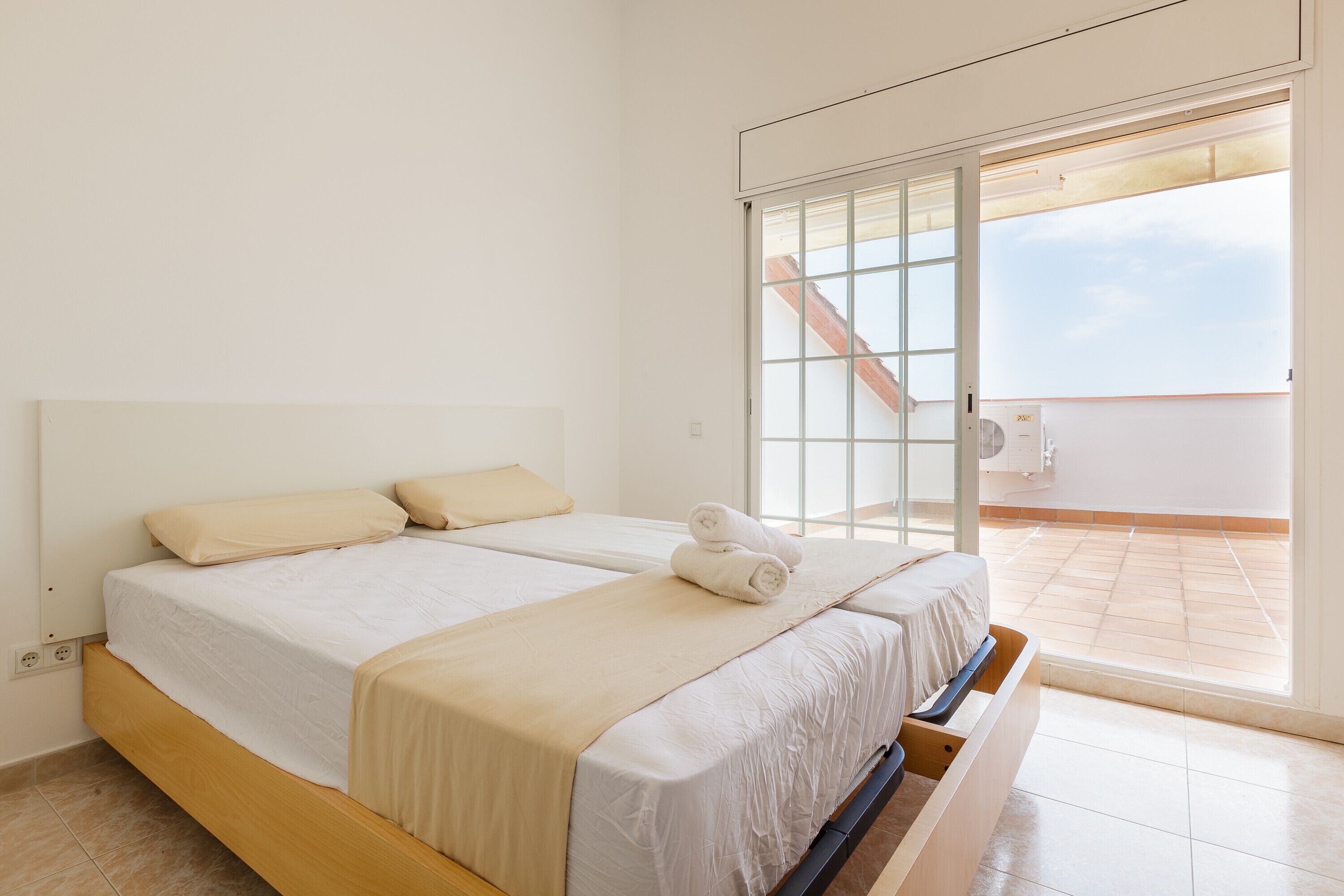 4 dormitorios, tabla de planchar con plancha, wifi gratis y ropa de cama