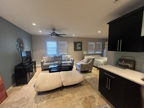 1 bedroom, in-room safe, free WiFi, bed sheets - Cozy studio with WiFi and AC in the fabulous west end of Long Beach New York (Long Beach)