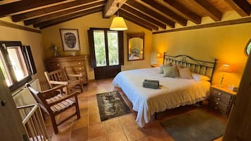 5 slaapkamers, een strijkplank/strijkijzer, gratis wifi, beddengoed