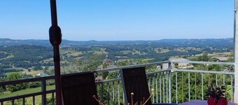 Holiday Home 'Gîte La Chartrouille' with Private Terrace, Private Garden and Wi-Fi