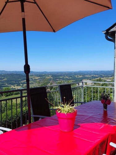 Maison de vacances 'Gîte La Chartrouille' avec terrasse privée, jardin privé et Wi-Fi
