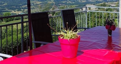Maison de vacances 'Gîte La Chartrouille' avec terrasse privée, jardin privé et Wi-Fi