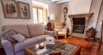 Casa rural 'La Chascona' con vistas a la montaña y Wi-Fi