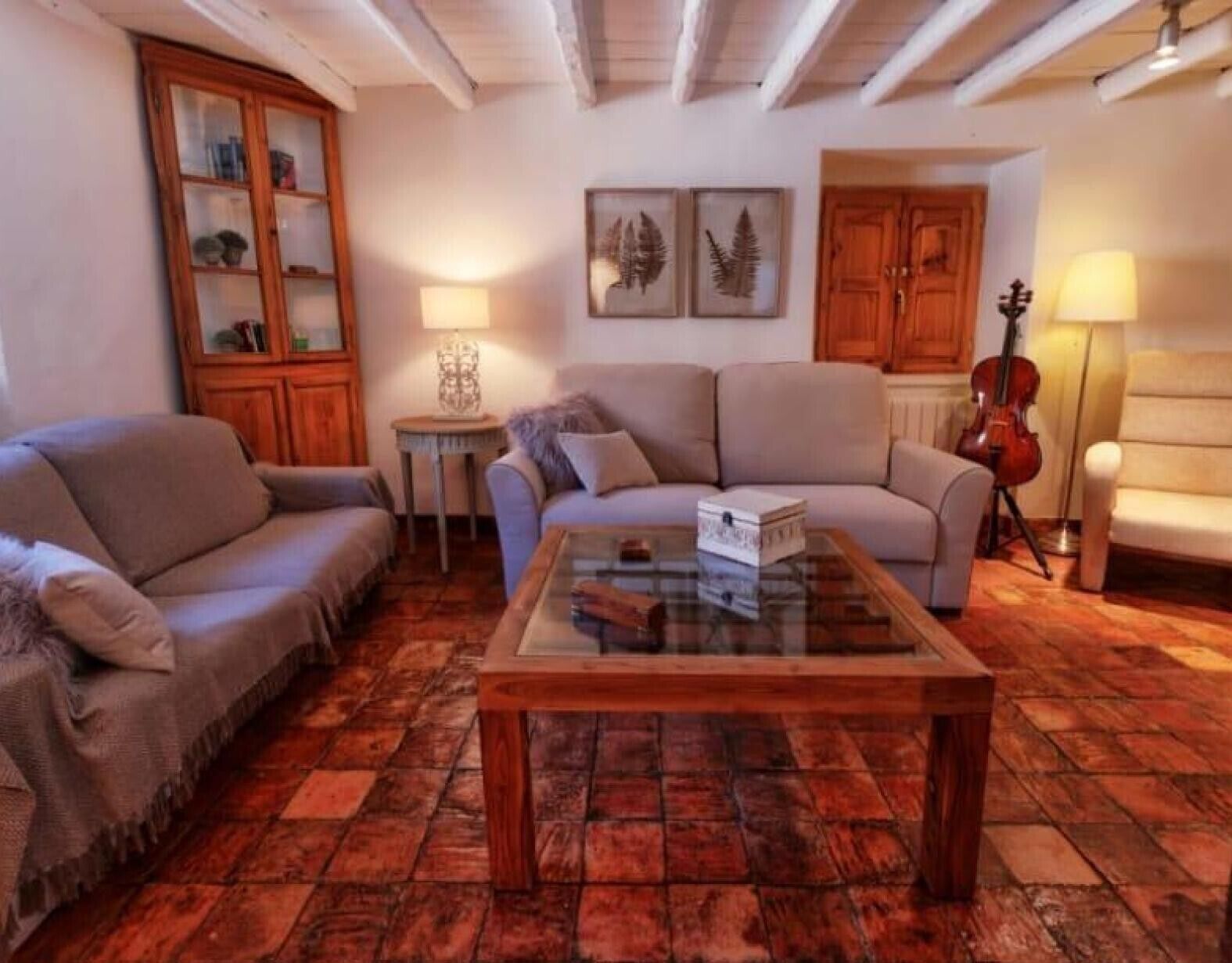 TV, fireplace, DVD player