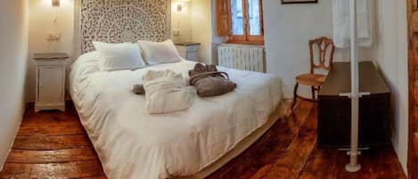 3 bedrooms, free WiFi, bed sheets