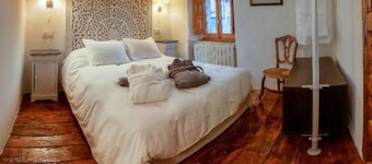 Country House 'La Chascona' with Mountain View and Wi-Fi