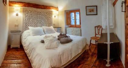 Country House 'La Chascona' with Mountain View and Wi-Fi