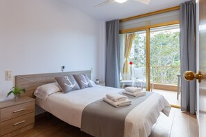 1 室のベッドルーム、アイロン / アイロン台、WiFi (無料)、ベッドシーツ