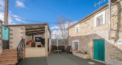 Holiday Home 'Casa La Molina' with Mountain View, Private Terrace and Private Garden