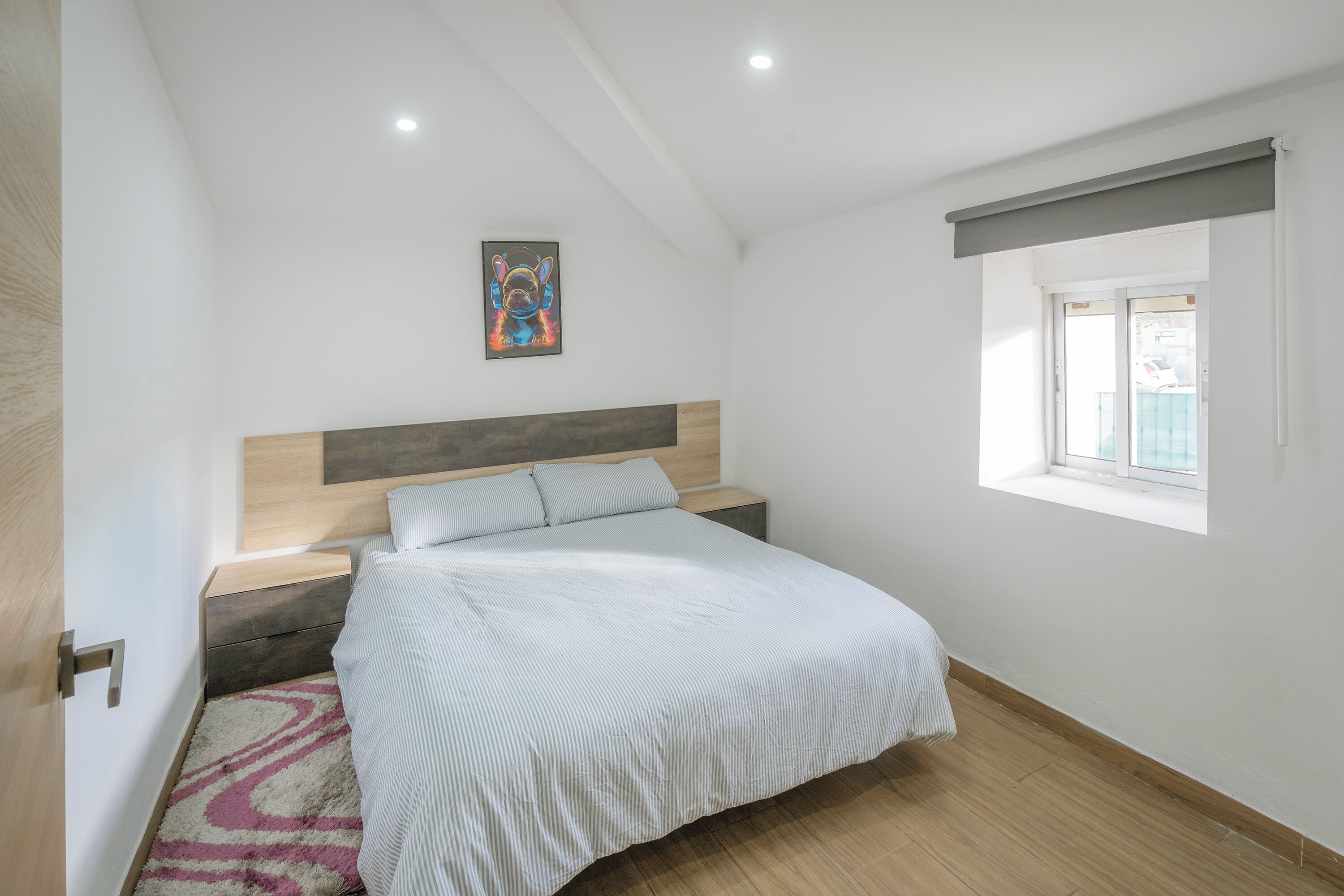 3 slaapkamers, een strijkplank/strijkijzer, gratis wifi, beddengoed