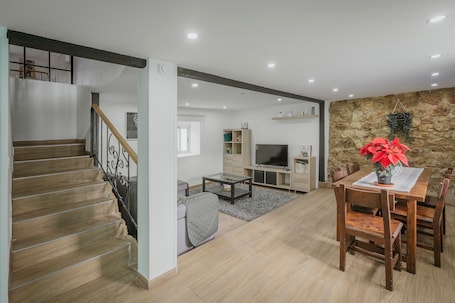 Interior. Casa La Molina – Spacious Countryside Home with Mountain Views near Burgos