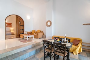 Interior - Apartment 'Maggano Paros 2' with Private Terrace, Wi-Fi and Air Conditioning (Angairiá)