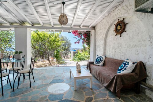 Ferienwohnung 'Maggano Paros 2' mit Privatterrasse, Wi-Fi und Klimaanlage