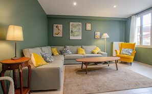 TV, fireplace - Entre Seine et Vignes (NEUVILLE SUR SEINE)