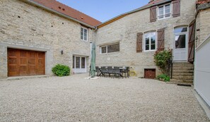 Outdoor dining - Entre Seine et Vignes (NEUVILLE SUR SEINE)