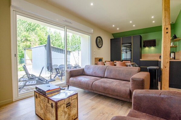 TV - Charlie's Home - NEUVILLE SUR VANNE (NEUVILLE SUR VANNE)