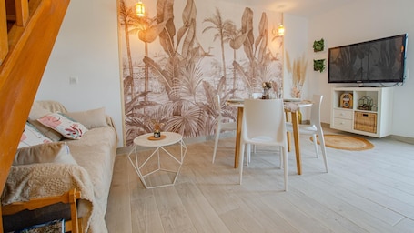 Dining. Le Gite de Saint Lyé