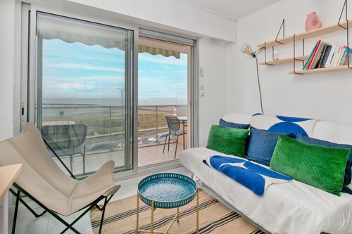 Appartement 'Front De Mer - Terrasse' avec vue sur la mer, balcon et Wi-Fi