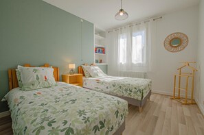 3 عدّة غرف نوم وسرير سفر وواي فاي مجانًا