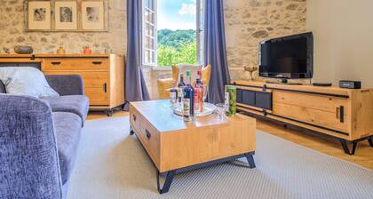 Elegant 150m² Apartment with Castle View – 3 Bedrooms in the Heart of Périgord