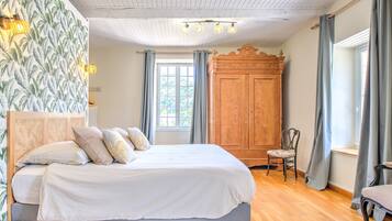 3 室のベッドルーム、アイロン / アイロン台、WiFi (無料)、ベッドシーツ