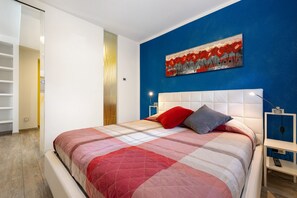 1 habitación, tabla de planchar con plancha, wifi gratis y ropa de cama 