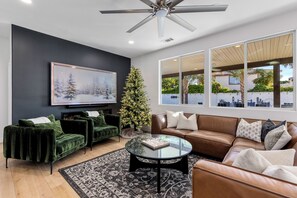 Smart TV, fireplace, video games, table football - Forever Young! CrocSlide,Pickleball,7BD,GameRM (Indio)